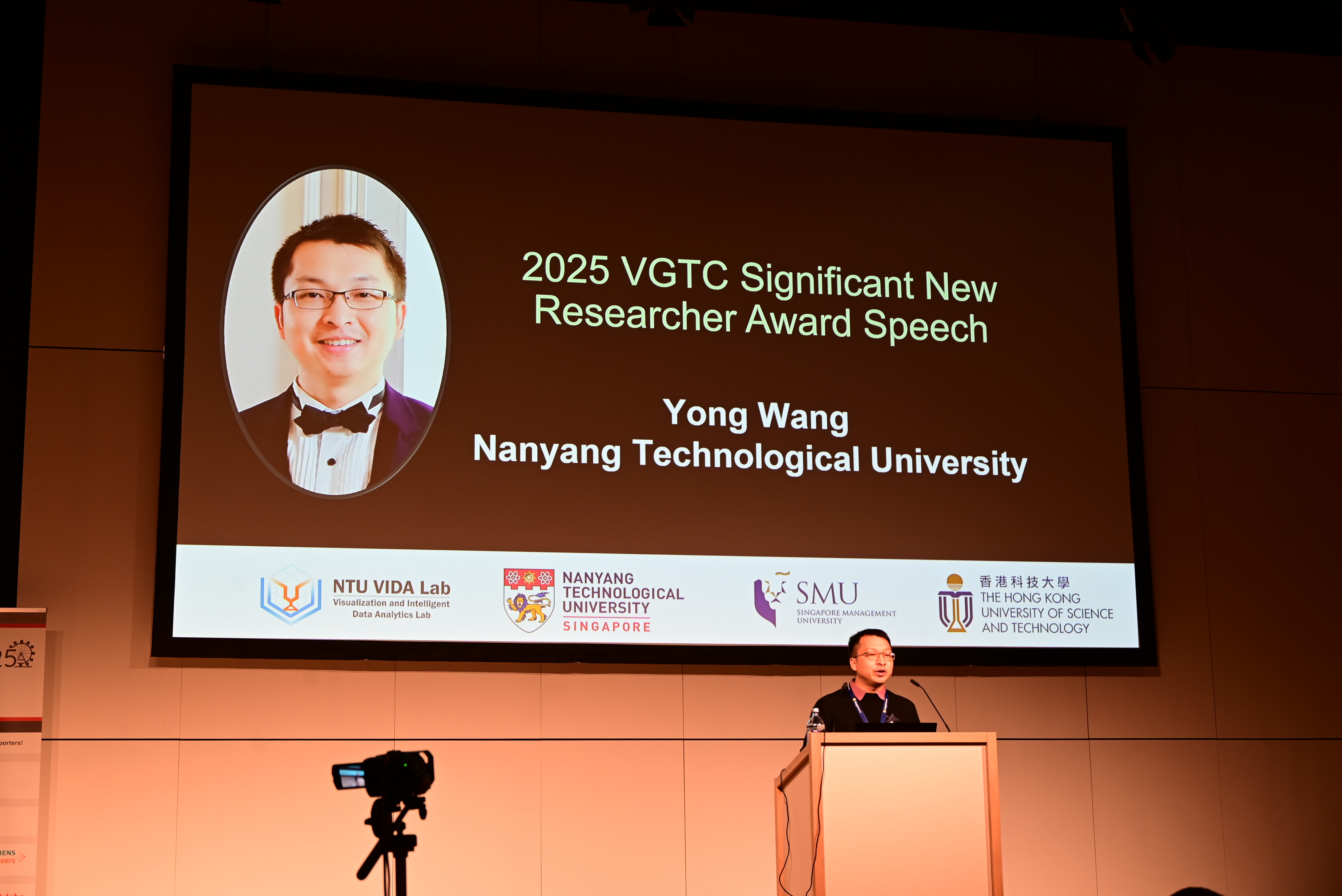 Our team attended IEEE VIS 2025 — congratulations to Prof. Yong Wang for receiving the IEEE VGTC Visualization Significant New Researcher Award! 🎉🏅 – image 2